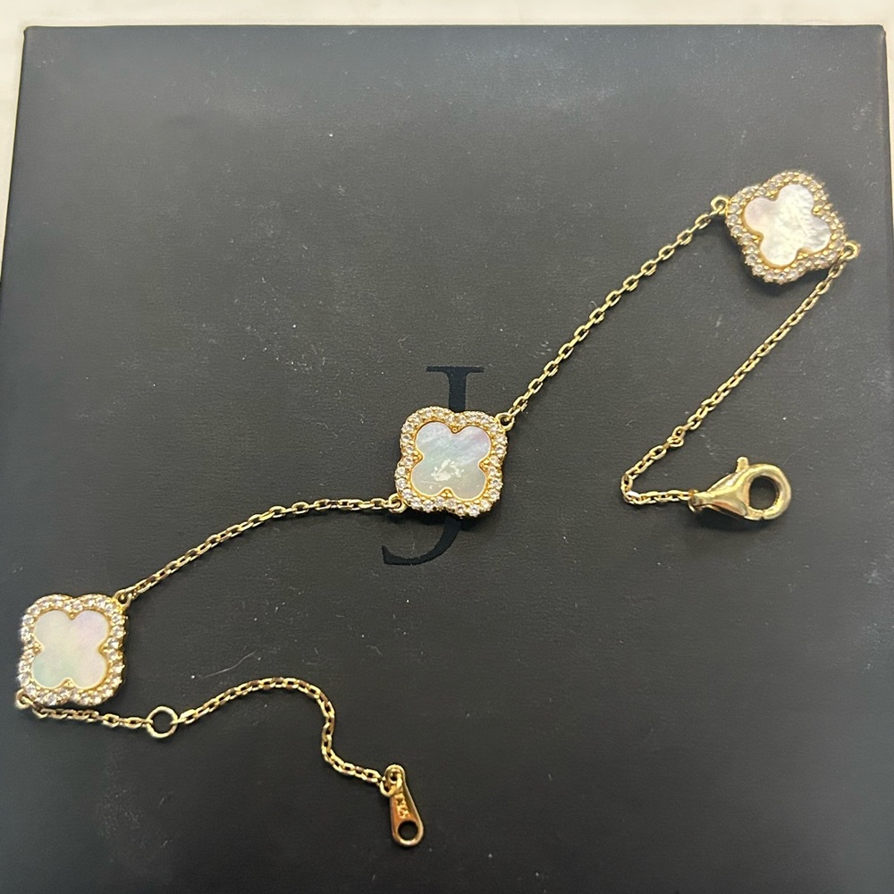 Gold and White Clover Bracelet